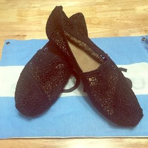 Toms crochet flats